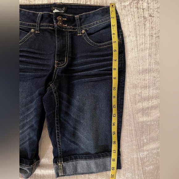 Venus Bermuda Jean Shorts Dark Wash Size 4 - Picture 8 of 12